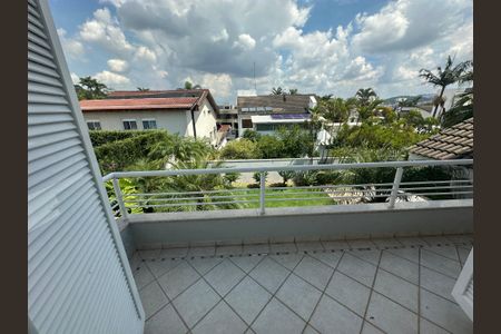 Casa de condomínio à venda com 470m², 4 quartos e 4 vagasVaranda