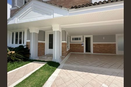Casa de condomínio à venda com 470m², 4 quartos e 4 vagasFachada