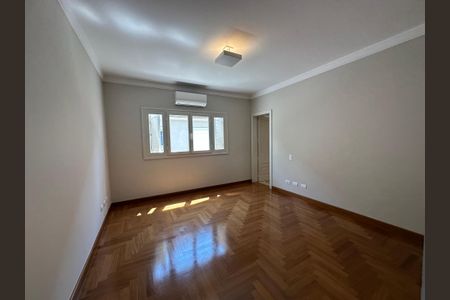 Casa de condomínio à venda com 470m², 4 quartos e 4 vagasSuíte 3