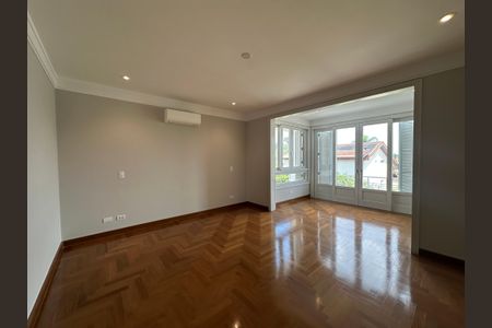 Casa de condomínio à venda com 470m², 4 quartos e 4 vagasSuíte 2