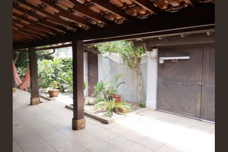 Casa para alugar com 360m², 3 quartos e 2 vagas Casa para alugar com 360m², 3 quartos e 2 vagasÁrea externa