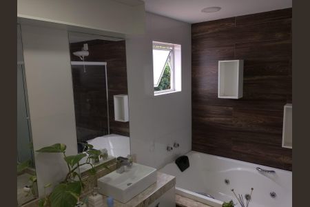 Banheiro de casa para alugar com 3 quartos, 360m² em Jacarepaguá, Rio de Janeiro