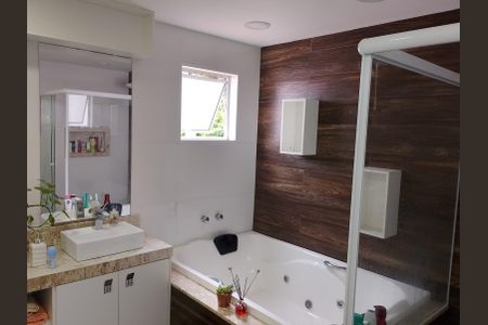 Banheiro de casa para alugar com 3 quartos, 360m² em Jacarepaguá, Rio de Janeiro