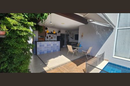 Casa à venda com 3 quartos, 280m² em Parque Sinai, Santana de Parnaíba