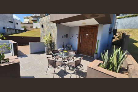 Casa à venda com 3 quartos, 280m² em Parque Sinai, Santana de Parnaíba
