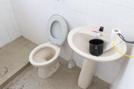 Casa para alugar com 360m², 5 quartos e 5 vagasBanheiro 1