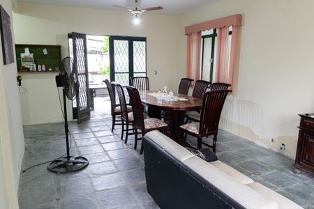 Casa para alugar com 360m², 5 quartos e 5 vagasSala