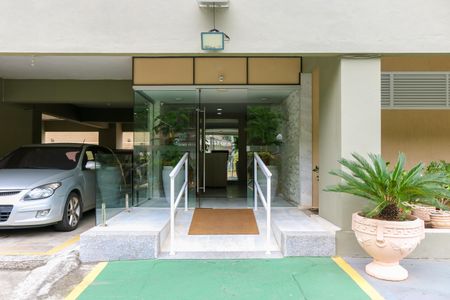 Apartamento à venda com 70m², 2 quartos e 1 vaga Apartamento à venda com 70m², 2 quartos e 1 vagaPortaria