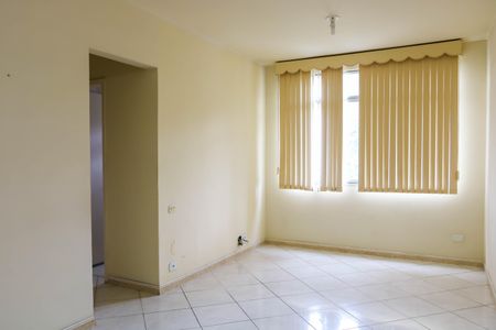 Apartamento à venda com 70m², 2 quartos e 1 vaga Apartamento à venda com 70m², 2 quartos e 1 vagaSala