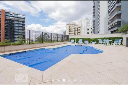 Apartamento à venda com 250m², 4 quartos e 4 vagasÁrea comum - Piscina
