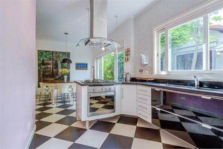 Casa à venda com 2 quartos, 180m² em Santo Amaro, São Paulo