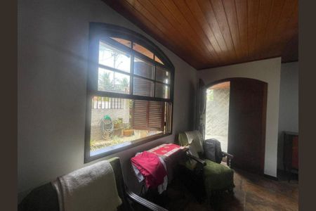 Casa à venda com 5 quartos, 380m² em Piratininga, Niterói