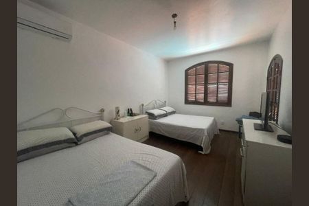 Casa à venda com 5 quartos, 380m² em Piratininga, Niterói