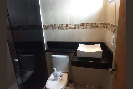 Apartamento para alugar com 90m², 2 quartos e sem vagaBanheiro