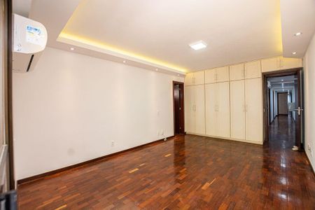 Apartamento à venda com 4 quartos, 430m² em Ingá, Niterói