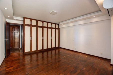 Apartamento à venda com 4 quartos, 430m² em Ingá, Niterói