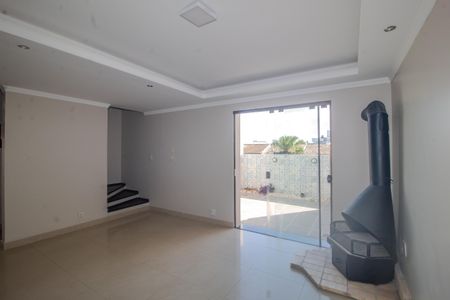 Apartamento para alugar com 120m², 2 quartos e 1 vagaSala