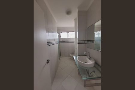 Banheiro 1 de casa de condomínio para alugar com 2 quartos, 120m² em Tristeza, Porto Alegre