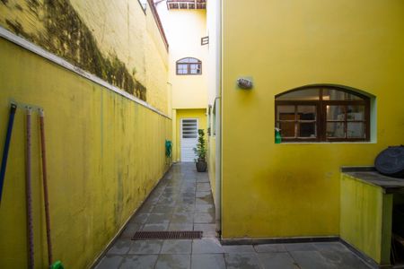 Casa de condomínio para alugar com 172m², 4 quartos e 2 vagasQuintal