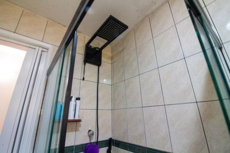 Casa de condomínio para alugar com 172m², 4 quartos e 2 vagasBanheiro