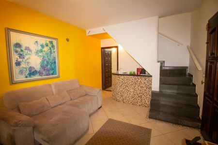 Sala de casa de condomínio à venda com 4 quartos, 172m² em Vila Cordeiro, São Paulo