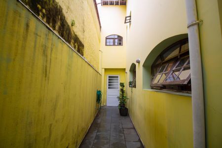 Casa de condomínio para alugar com 172m², 4 quartos e 2 vagasQuintal