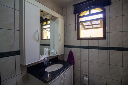 Casa de condomínio para alugar com 172m², 4 quartos e 2 vagasBanheiro