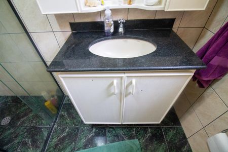 Casa de condomínio para alugar com 172m², 4 quartos e 2 vagasBanheiro