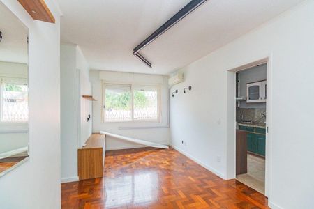 Sala  de apartamento para alugar com 2 quartos, 65m² em Bom Jesus, Porto Alegre