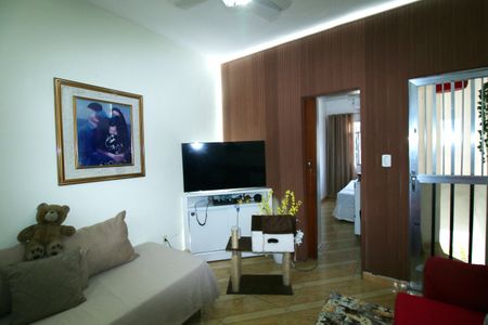 Sala de casa à venda com 2 quartos, 150m² em Irajá, Rio de Janeiro