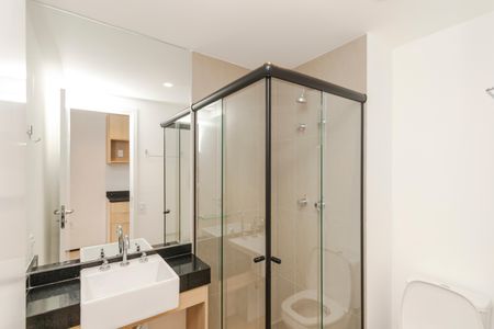 Banheiro de kitnet/studio para alugar com 1 quarto, 21m² em Brooklin, São Paulo