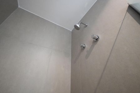 Banheiro de kitnet/studio para alugar com 1 quarto, 18m² em Vila Mariana, São Paulo