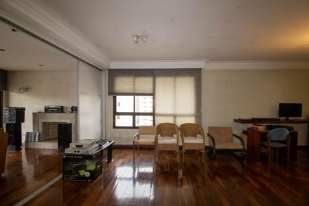 Apartamento à venda com 220m², 3 quartos e 4 vagasSala 2