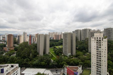 Apartamento à venda com 220m², 3 quartos e 4 vagasVista Suíte 1