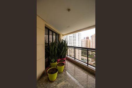 Apartamento à venda com 220m², 3 quartos e 4 vagasVaranda gourmet