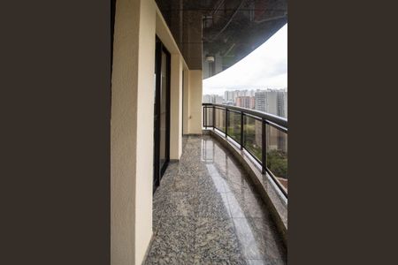 Apartamento à venda com 220m², 3 quartos e 4 vagasVaranda da Sala 1