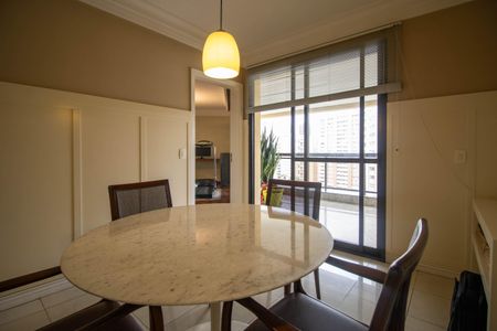 Apartamento à venda com 220m², 3 quartos e 4 vagasSala gourmet