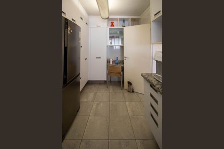 Apartamento à venda com 220m², 3 quartos e 4 vagasCozinha 