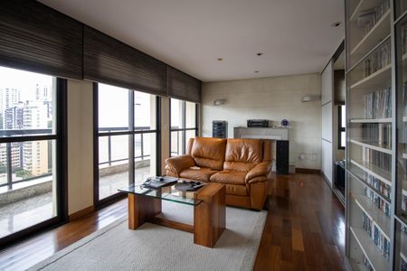 Sala 1 de apartamento à venda com 3 quartos, 220m² em Vila Suzana, São Paulo