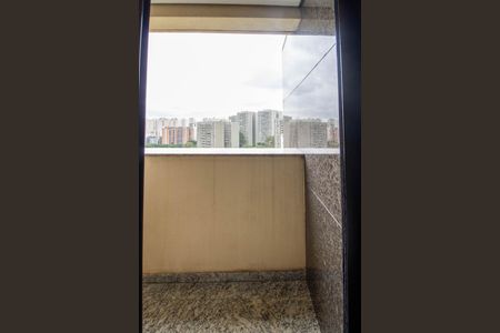 Apartamento à venda com 220m², 3 quartos e 4 vagasVaranda Suíte 1