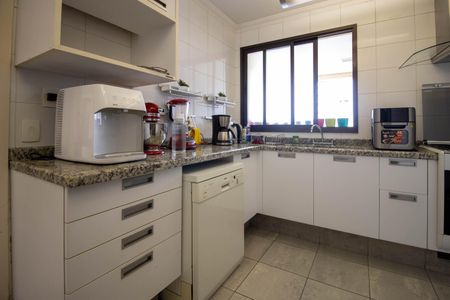 Apartamento à venda com 220m², 3 quartos e 4 vagasCozinha 