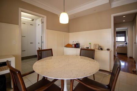 Apartamento à venda com 220m², 3 quartos e 4 vagasSala gourmet