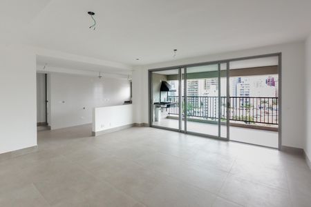 Sala  de apartamento à venda com 3 quartos, 139m² em Cambuí, Campinas
