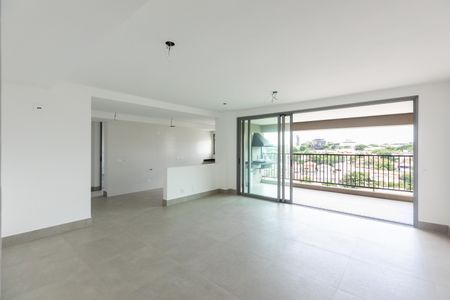 Sala  de apartamento à venda com 3 quartos, 139m² em Cambuí, Campinas