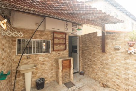 Casa de condomínio para alugar com 64m², 2 quartos e 1 vagaÁrea de Serviço