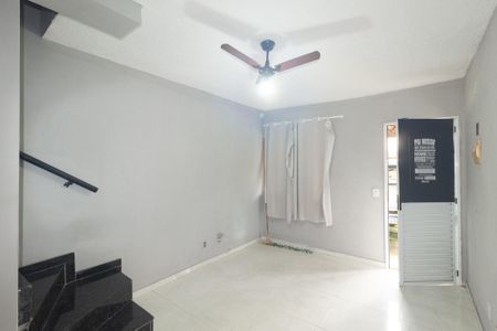 Sala de casa de condomínio para alugar com 2 quartos, 64m² em Campo Grande, Rio de Janeiro