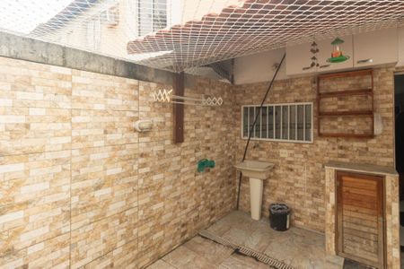 Casa de condomínio para alugar com 64m², 2 quartos e 1 vagaÁrea de Serviço