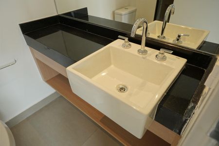 Banheiro de kitnet/studio para alugar com 1 quarto, 18m² em Vila Mariana, São Paulo