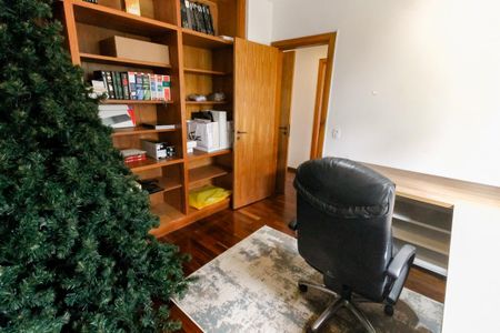 Apartamento à venda com 375m², 4 quartos e 3 vagasQuarto 2