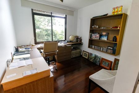 Apartamento à venda com 375m², 4 quartos e 3 vagasEscritório